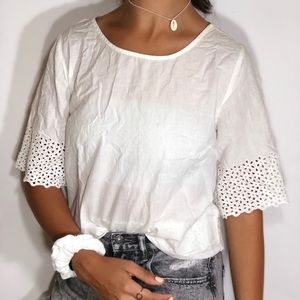 Women’s white detailed blouse